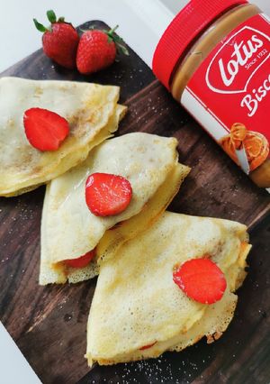 Foto resep 🇨🇵 Strawberry Biscoff French Crepes