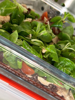Una foto de Ensalada de lenteja beluga