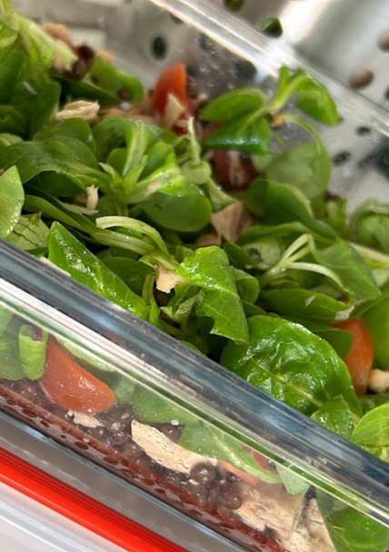 Una foto de Ensalada de lenteja beluga