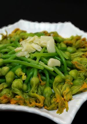 Hình của món Bông bí xào tỏi.