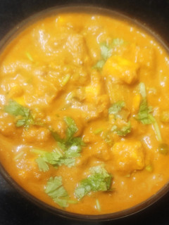 ஆலு மட்டர் பன்னீர் (Aloo mattar paneer recipe in tamil) செய்முறை முக்கிய புகைப்படம்