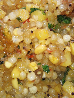 साबुदाना खिचड़ी(SABUDANA KHICHDI RECIPE IN HINDI) रेसिपी मुख्य फोटो