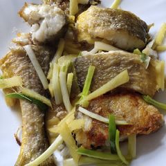 A picture of Yellow Croaker in Soy Sauce.