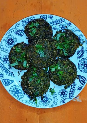 A picture of Arvi (colocasia) leaves Dhokla/Patra.