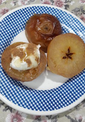 Una foto de Manzanas al horno con canela y miel