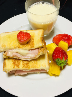Una foto de Sándwich 🥪 Con Queso de Soja y jamón 👌