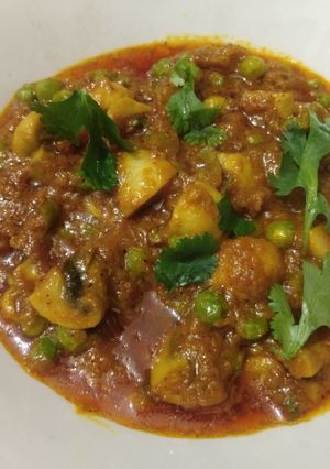 A picture of Mushroom Matar (peas) Masala.