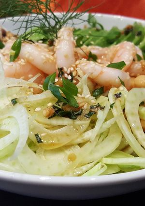 Une photo de Buddha bowl au fenouil et crevettes à la sauce soja