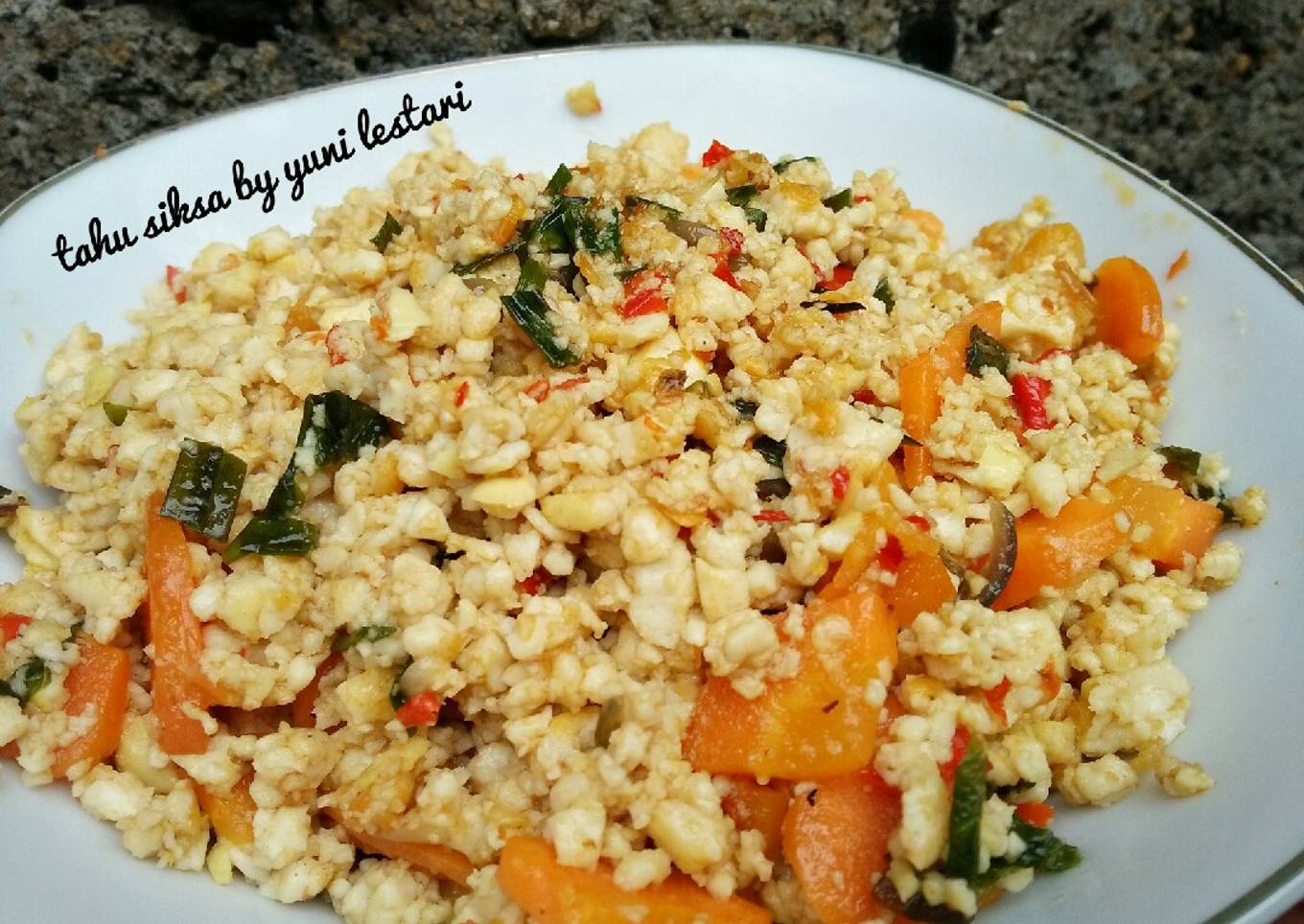 Belajar menyiksa dengan gaya yang indah, Livet membangunkan teman