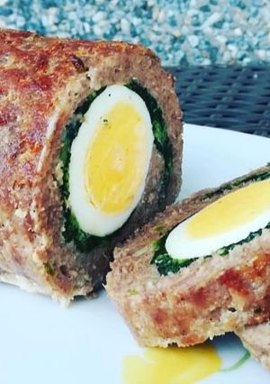 Foto principal de Aperitivo con carne relleno de espinaca y huevos