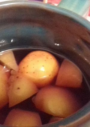 Una foto de Ponche de tejocote y guayaba
