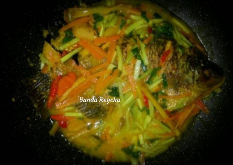 Langkah Mudah untuk Membuat 🐟 Gurame Acar Kuning, Lezat Sekali