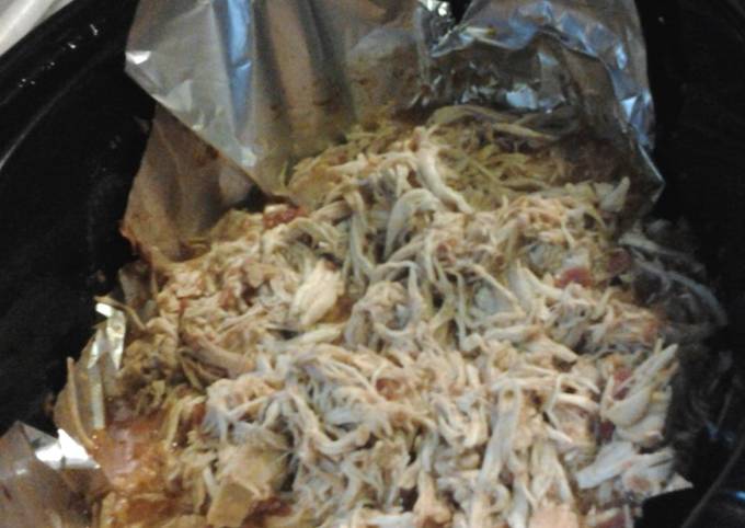 How to Make Yummy Crockpot shredded chicken tacos