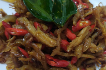 Cara Memasak Ayam Pedes Manis (disuwir) Rumahan