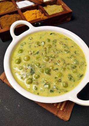 A picture of Methi Matar Malai.