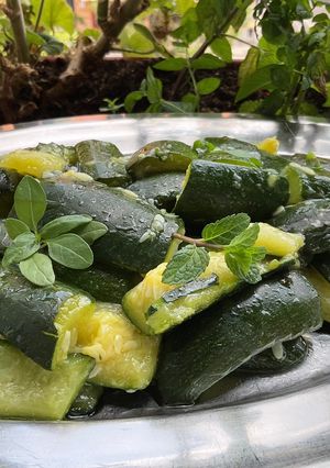 Foto di Zucchine marinate al basilico e menta