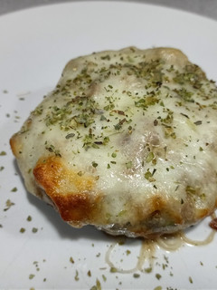 Una foto de Champiñón Portobello Gigante relleno de puntas de solomillo