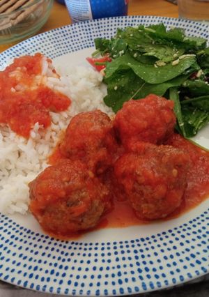 Una foto de Albóndigas en su salsa muy fáciles de hacer y deliciosas