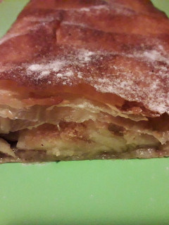 Una foto de Apfelstrudel