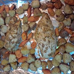 A picture of One Pan Chicken and Veggies.