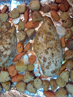 A picture of One Pan Chicken and Veggies.