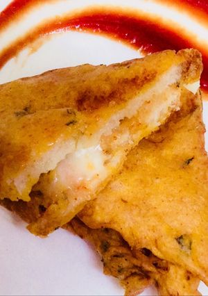 A picture of Cheese pakoda.