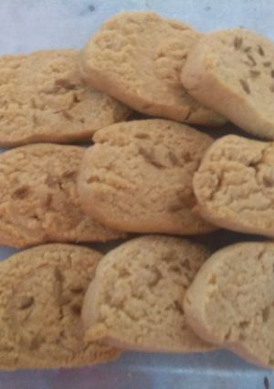 A picture of Aata zeera cookies.