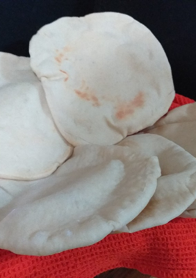 Una foto de Pan pita blanco