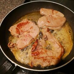 A picture of Slow Cooker Pork Steak😋🐖🐄🍞🍾🍷.