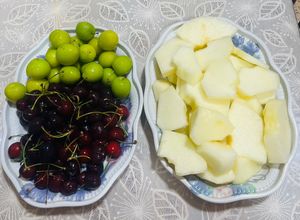 صورة لوصفة اطيب طبق من الشمام وطبق من المشنه والكرز طيب كتير