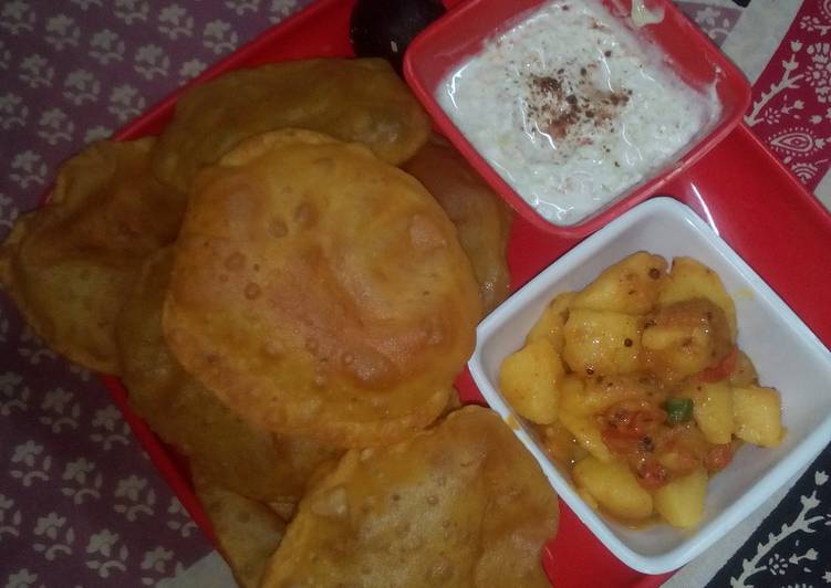 Gujrati masala puri with aloo sabji Gujrati masala puri with aloo sabji
