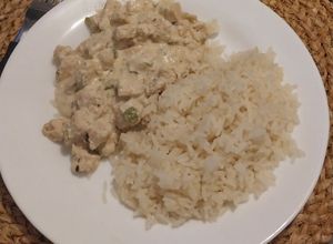 Una foto de Strogonoff de pollo