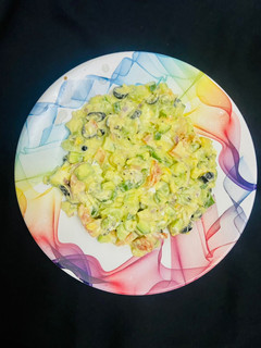A picture of Avocado creamy salad.