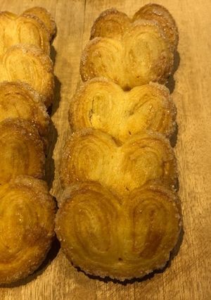 A picture of French Hearts.