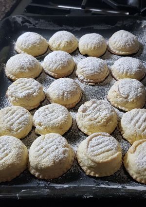 Una foto de Mamul (masitas armenias de nuez)