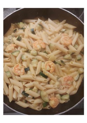 Une photo de Penne aux scampis et aux courgettes