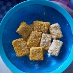 A picture of Nugget udang keju yummi.