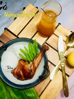 Hình của món Đùi Gà Nướng Mật Ong Tỏi.