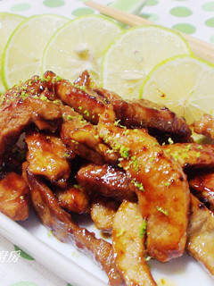 【四季甘霞色】~醬燒蜂蜜檸檬松阪豬 的食譜成品照片