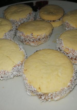 Una foto de Alfajores de Maicena😋