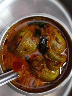 எண்ணை கத்தரிக்காய் குழம்பு(brinjal curry recipe in tamil) செய்முறை முக்கிய புகைப்படம்