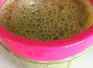 Una foto de Batido de Col Rizada-Mango-Avena (smoothie)