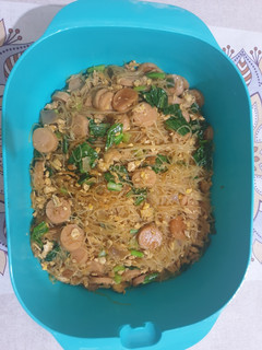 Foto resep Bihun goreng sosis telur daging ayam