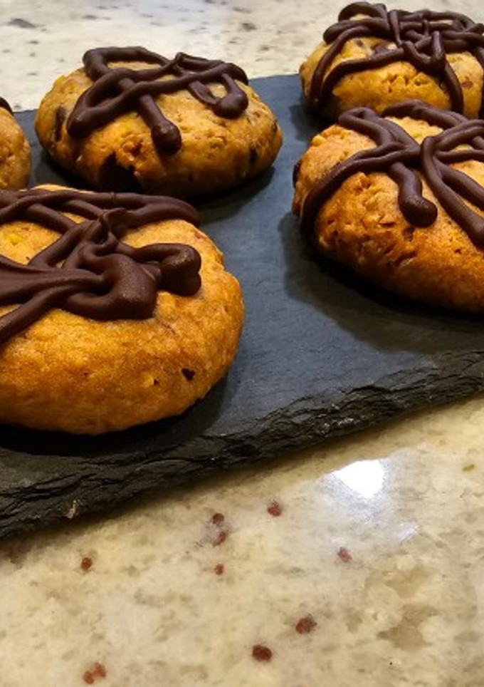 Una foto de Galletas de pistachos y chocolate