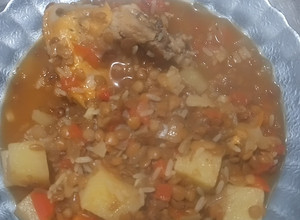 Una foto de Guisito de lentejas con arroz