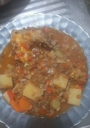 Una foto de Guisito de lentejas con arroz