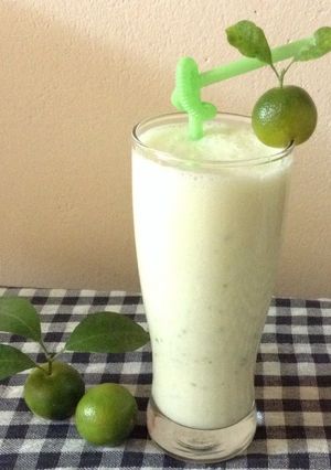 Hình của món Sinh tố SỮA TẮC thơm ngon lạ miệng.