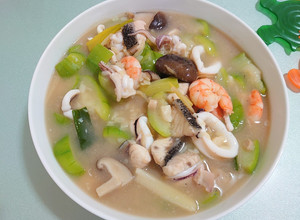 絲瓜海鮮煲 的食譜成品照片