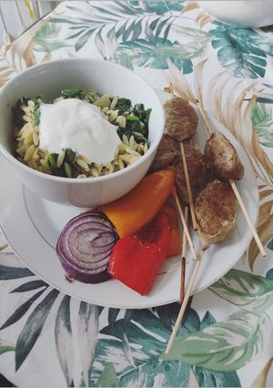 Zdjęcie przepisu Irański kofta kabob z ryżem po persku.