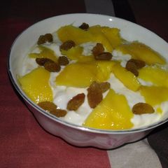 A picture of Mango raita.
